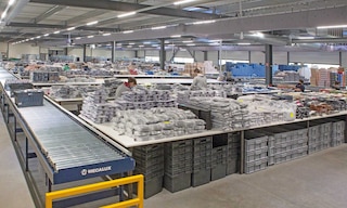La operativa principal de un almacén e-commerce es la preparación de pedidos La operativa principal de un almacén e-commerce es la preparación de pedidos