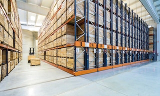 El almacenamiento de alta densidad multiplica la capacidad de almacenaje o libera espacio del almacén