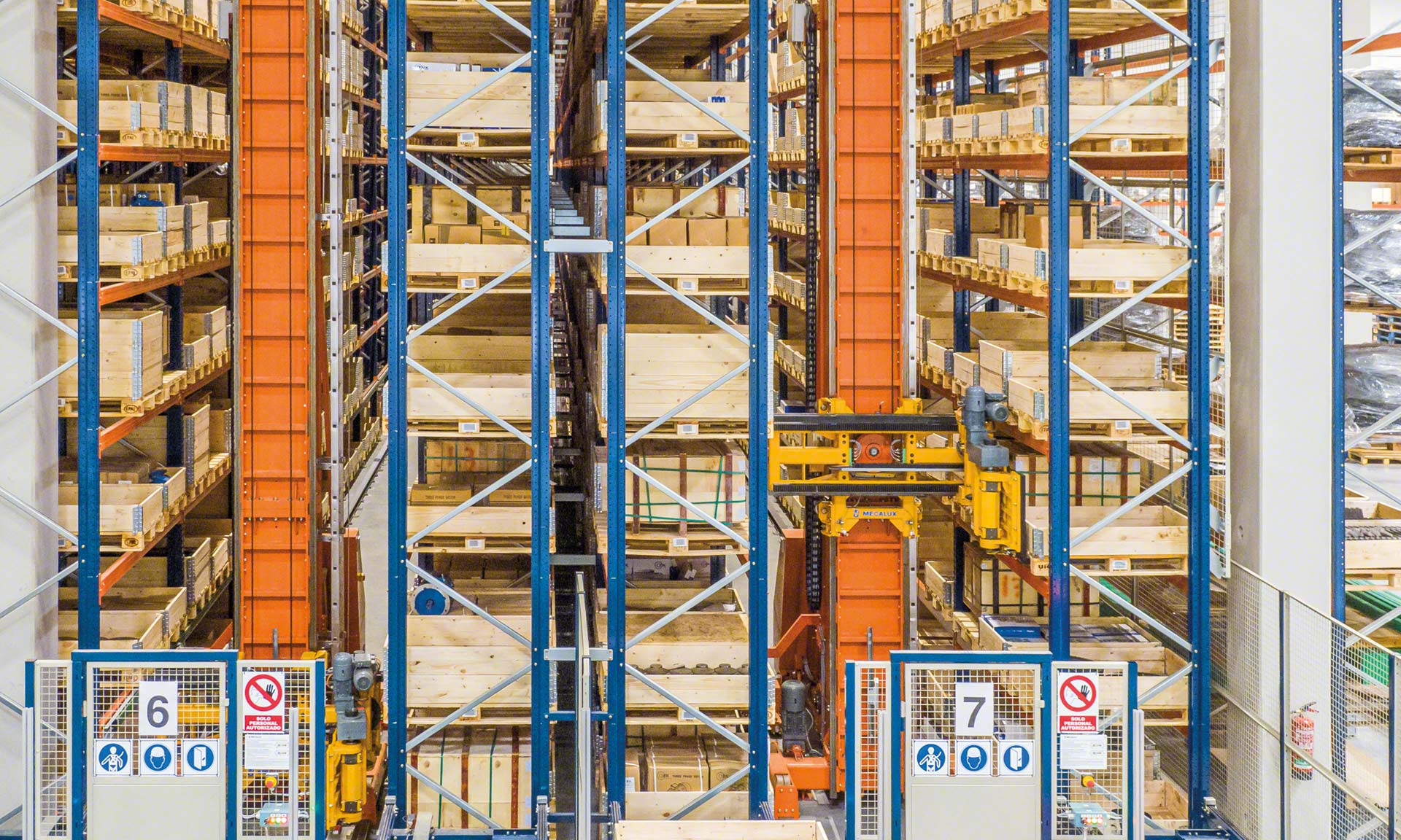 Automatizar un almacén es la solución ideal para incrementar la productividad y la eficiencia en la instalación Automatizar un almacén es la solución ideal para incrementar la productividad y la eficiencia en la instalación