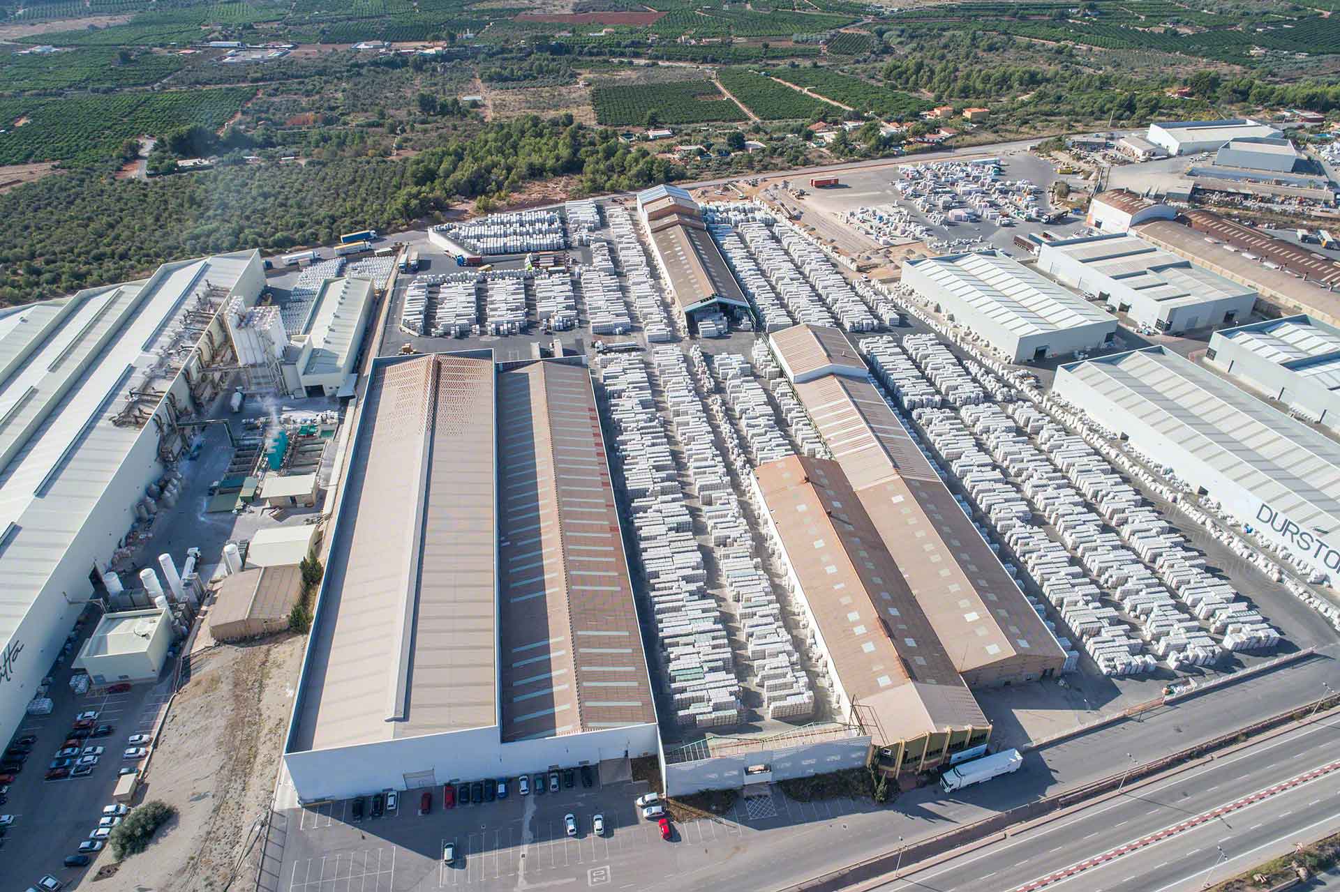 El ‘benchmarking’ logístico permite comparar nuestro almacén con las buenas prácticas del sector El ‘benchmarking’ logístico permite comparar nuestro almacén con las buenas prácticas del sector