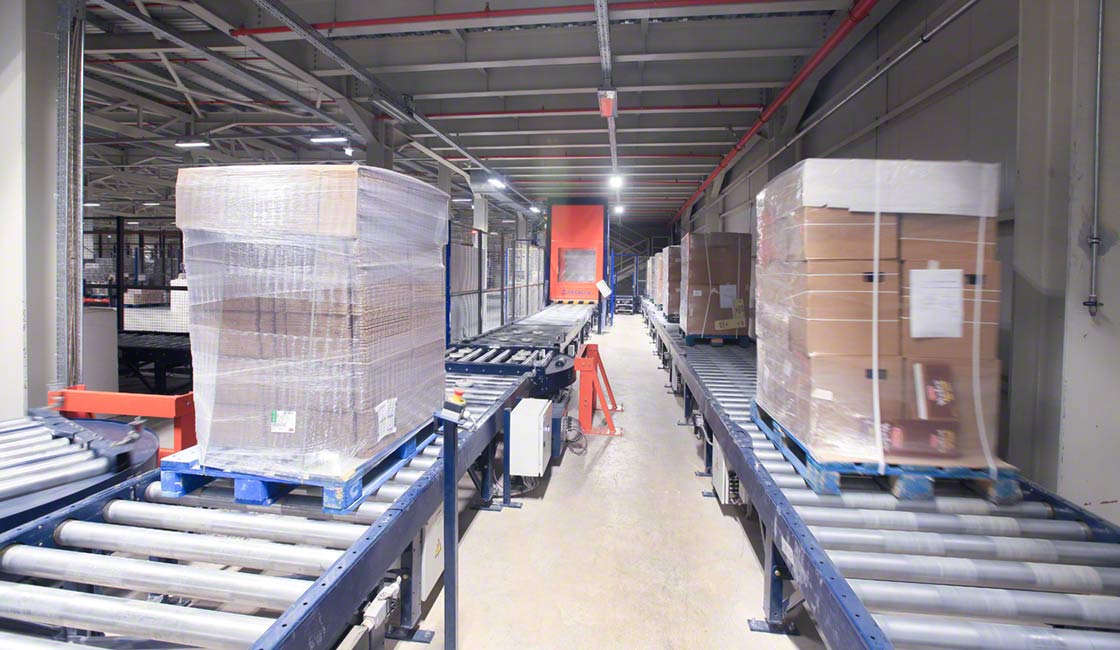 El control de almacén tiene como objetivo supervisar y optimizar todos los movimientos de mercancía