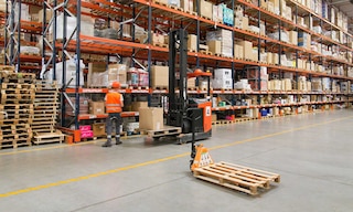 La principal diferencia entre un palet europeo y un palet americano son sus dimensiones