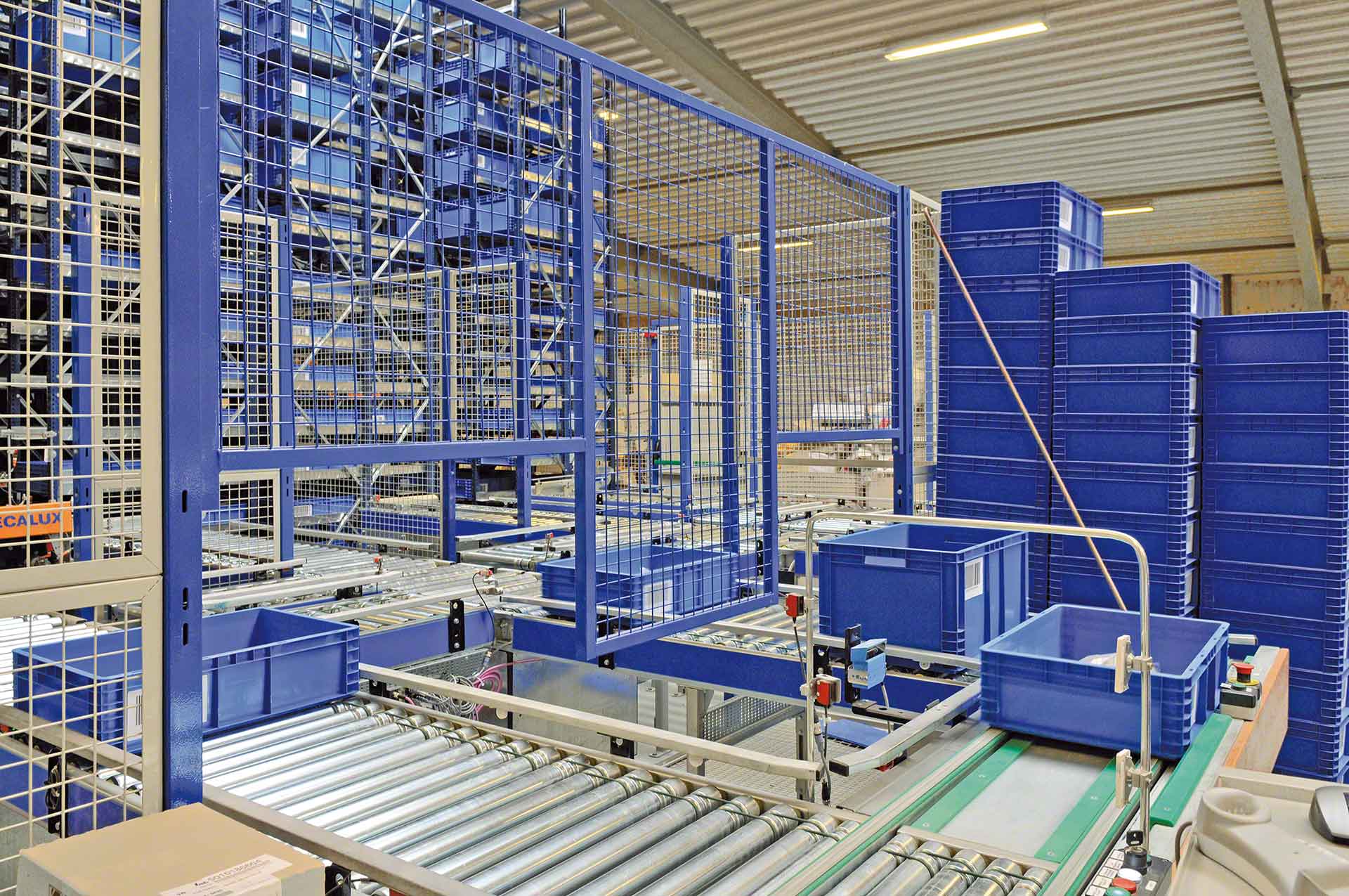 El traslado de mercancías dentro del almacén es un aspecto optimizable con la aplicación de la inteligencia artificial en logística El traslado de mercancías dentro del almacén es un aspecto optimizable con la aplicación de la inteligencia artificial en logística
