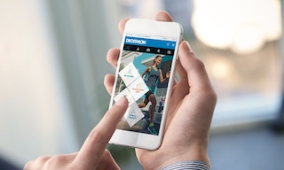 El m-commerce es la tendencia de mercado que agrupa la comercialización de productos mediante dispositivos wireless El m-commerce es la tendencia de mercado que agrupa la comercialización de productos mediante dispositivos wireless