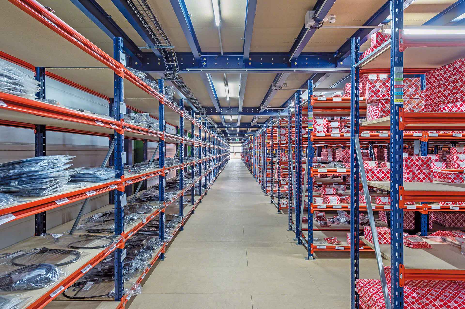 Mercancías almacenadas en un almacén Mercancías almacenadas en un almacén
