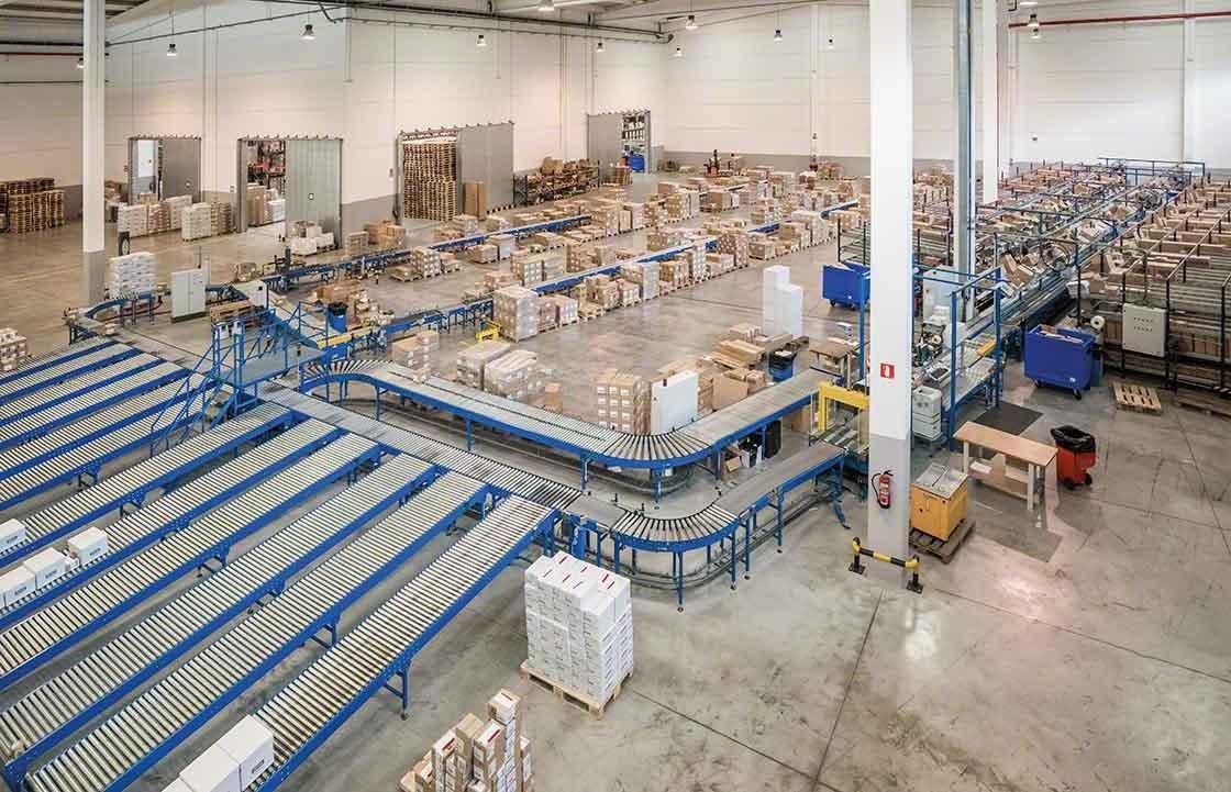 Organizar adecuadamente las distintas áreas del almacén es imprescindible para realizar una correcta gestión de devoluciones Organizar adecuadamente las distintas áreas del almacén es imprescindible para realizar una correcta gestión de devoluciones