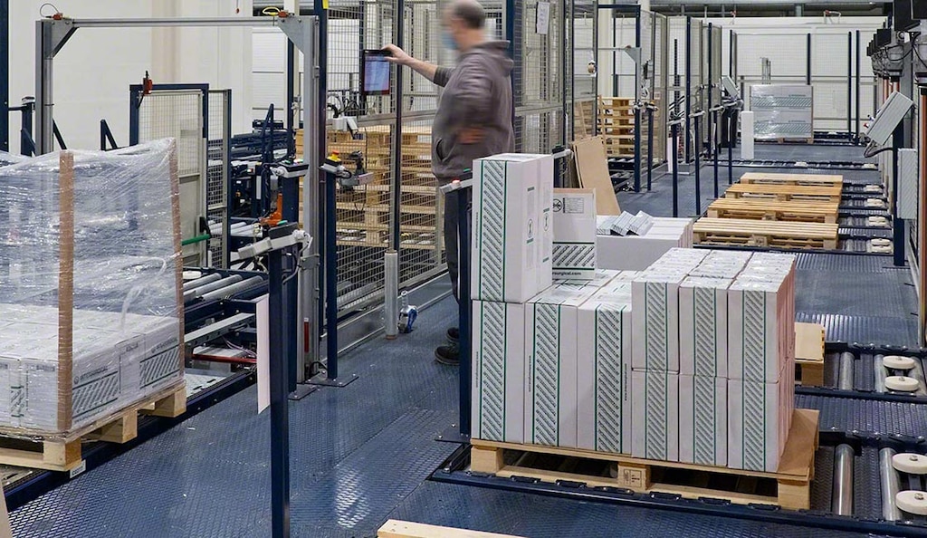 Paletizar la mercancía de forma correcta es clave para garantizar la seguridad en un almacén automático