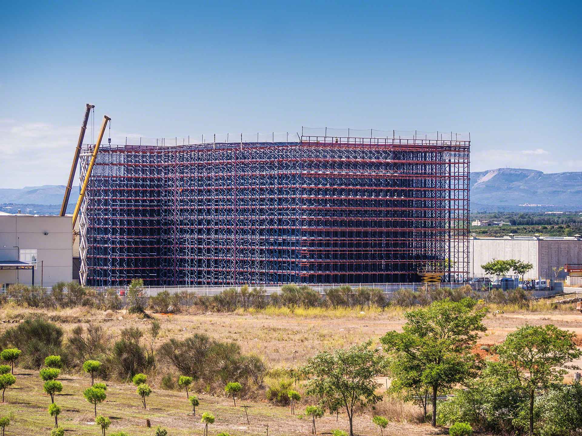 Son muchos los factores que influyen en la planificación de almacenes desde cero Son muchos los factores que influyen en la planificación de almacenes desde cero