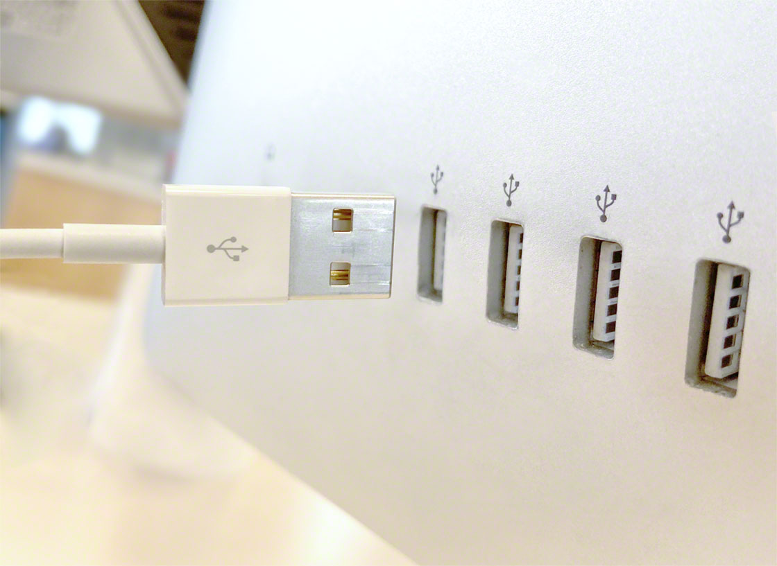 Los cables USB son un Poka-Yoke porque, para que funcionen, tan solo pueden introducirse por una cara