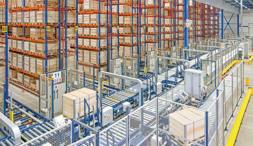IKEA ha dinamizado el proceso logístico de almacenamiento con sistemas robotizados