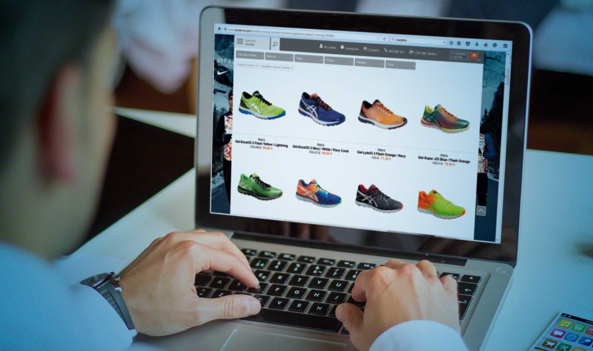 El dropshipping se refiere al comercio online por catálogo en el que un minorista se encarga de efectuar la venta El dropshipping se refiere al comercio online por catálogo en el que un minorista se encarga de efectuar la venta