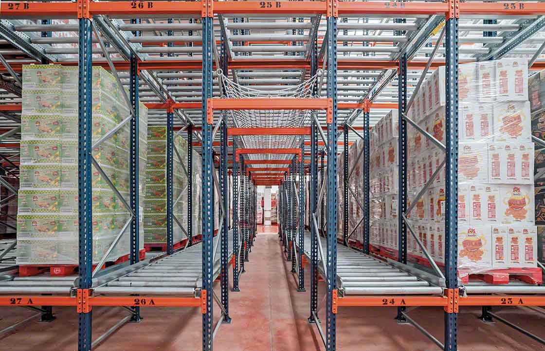 Los sistemas de almacenaje dinámico cuentan con pasillos de seguridad para casos de emergencia