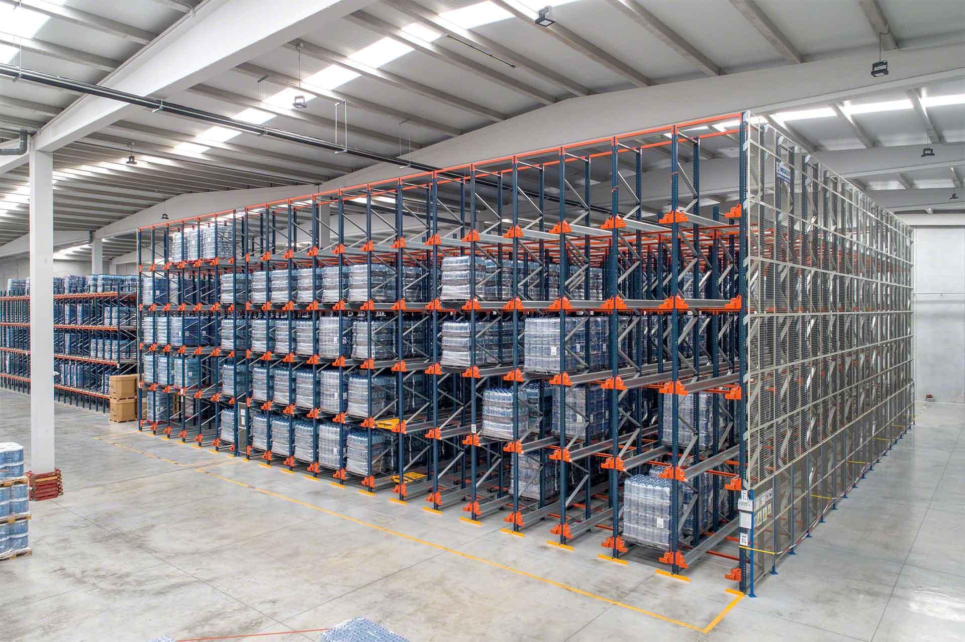 La mayoría de sistemas de almacenamiento compacto funcionan con el criterio FIFO La mayoría de sistemas de almacenamiento compacto funcionan con el criterio FIFO