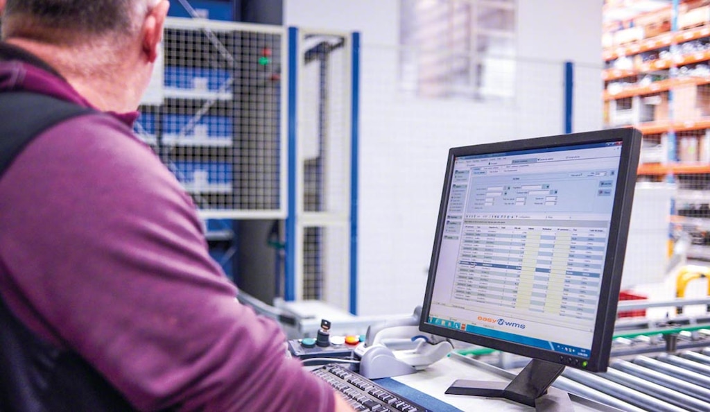 Un software como Easy WMS automatiza la gestión del stock en el almacén