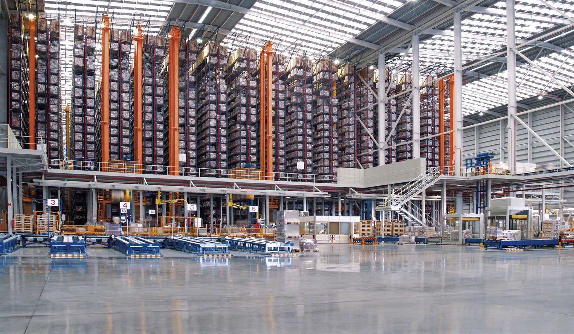 Existen distintos tipos de logística en función de la operativa por la que transcurre cada producto Existen distintos tipos de logística en función de la operativa por la que transcurre cada producto