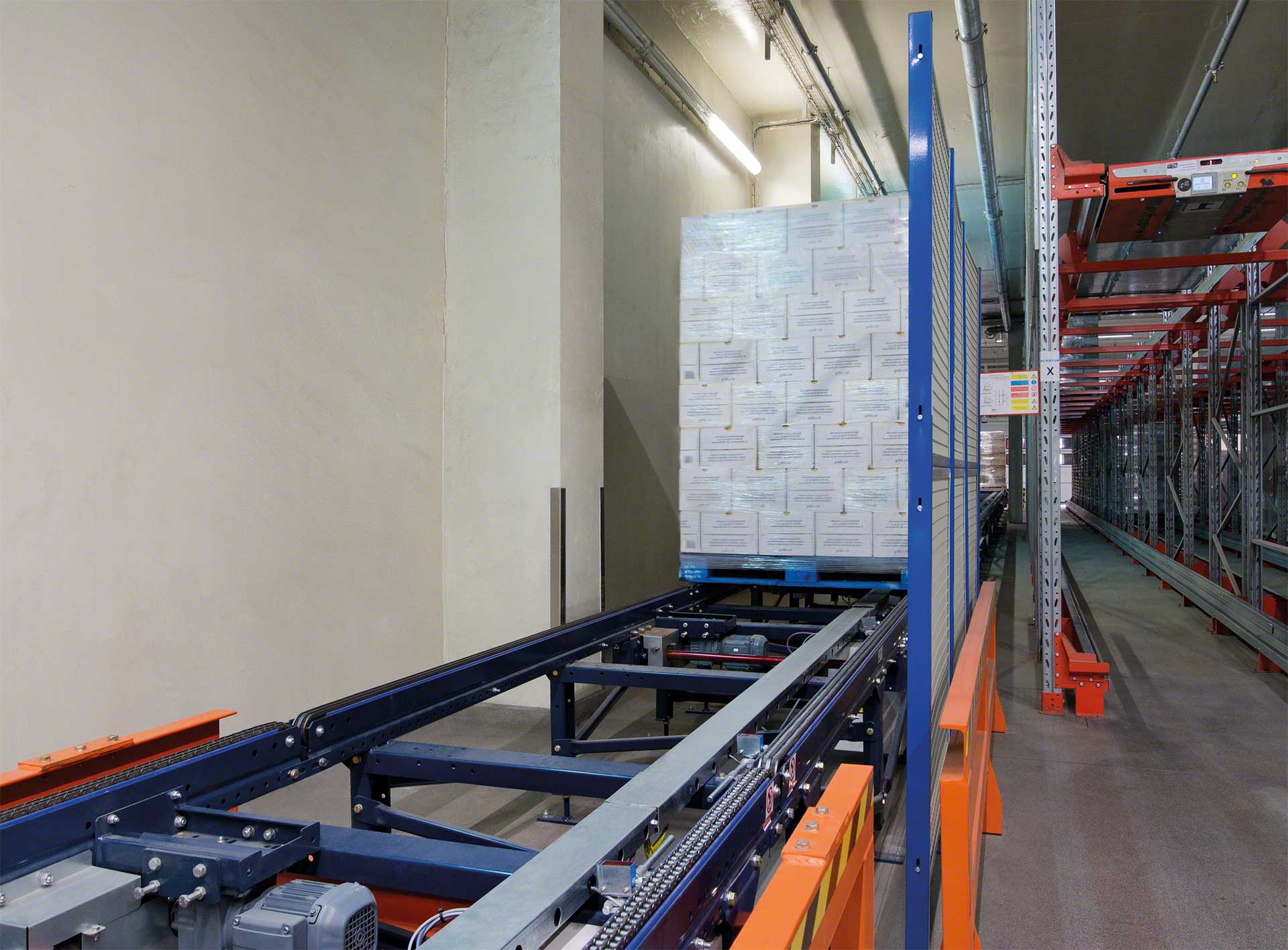 El transporte de cargas entre almacenes o plantas de producción forma parte de la logística interna de la empresa