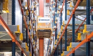 Los sistemas automatizados aportan un control perfecto de la mercancía almacenada Los sistemas automatizados aportan un control perfecto de la mercancía almacenada