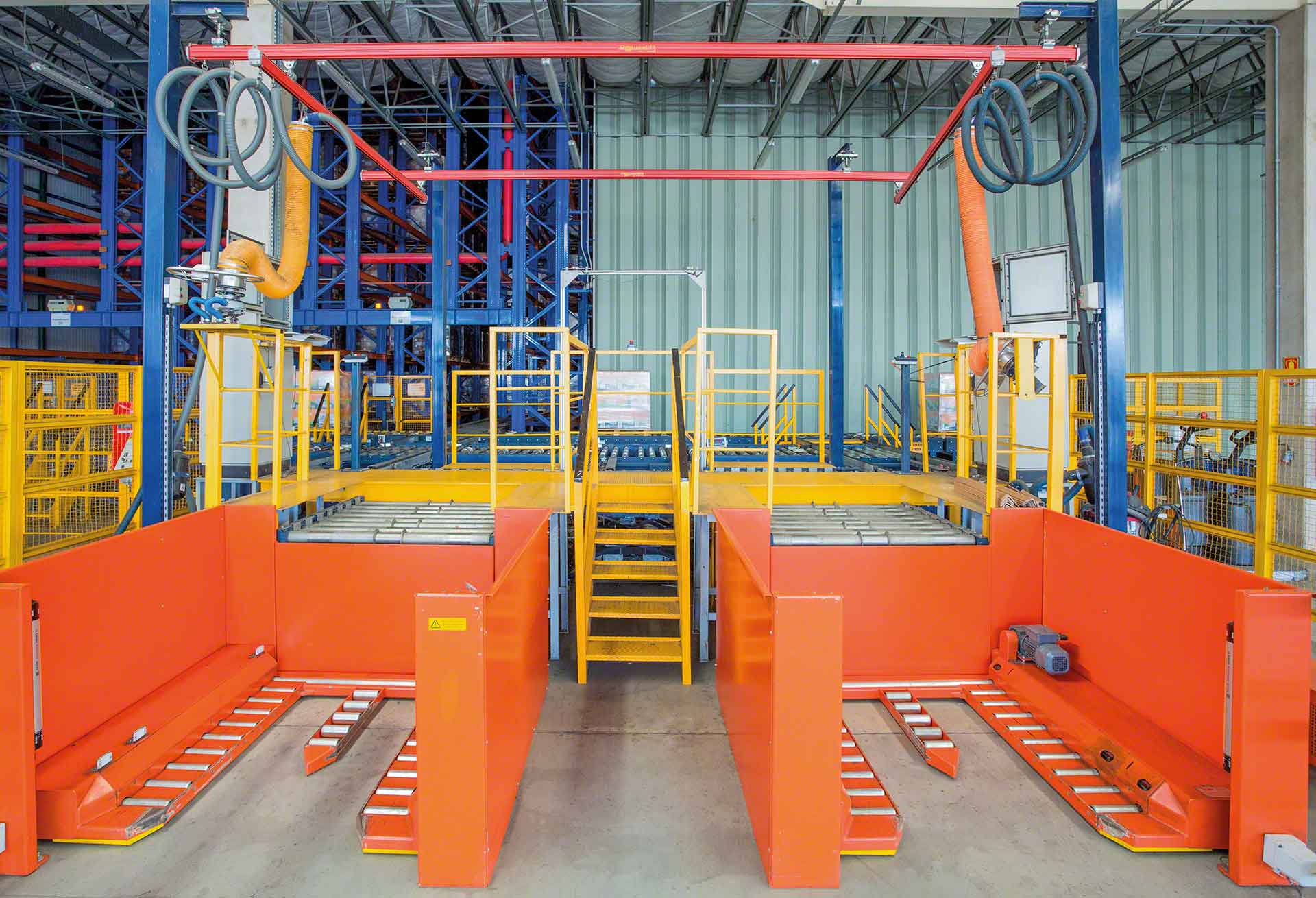 La zona de picking puede equiparse con brazos mecanizados para automatizar el montaje de palets La zona de picking puede equiparse con brazos mecanizados para automatizar el montaje de palets