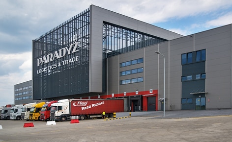Ceramika Paradyż refuerza su apuesta por las últimas tecnologías con su nuevo almacén automático autoportante en Polonia