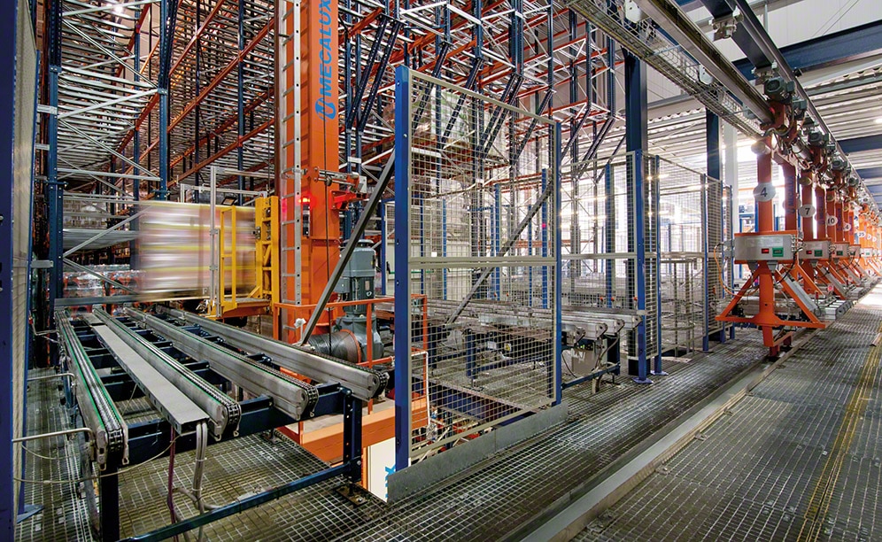 El almacén automático de Sokpol con capacidad de almacenaje para 28.400 palets