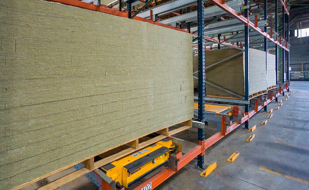 Rockwool Peninsular almacena su producto voluminoso con Pallet Shuttle