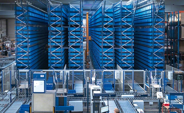 Almacén miniload en Francia con herramientas manuales de SAM Outillage