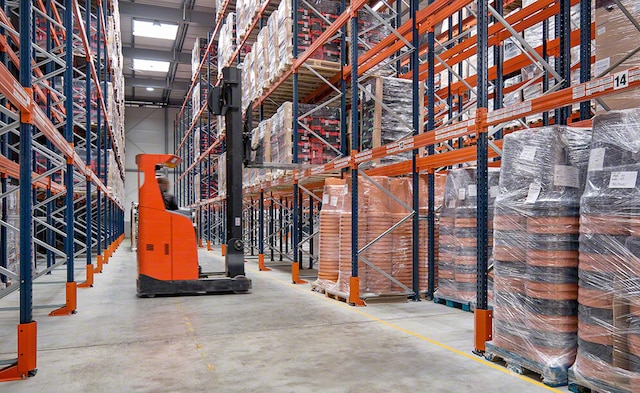 El almacén de Prosperplast en Polonia con productos de plástico