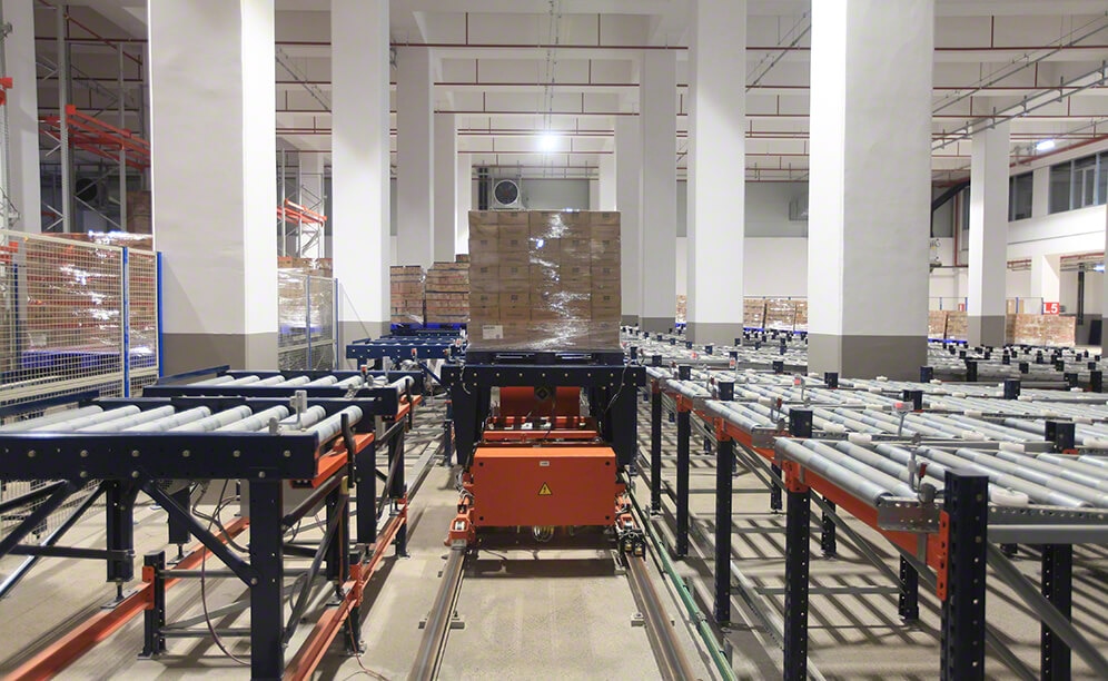 El almacén de Tadım está conectado con producción mediante transportadores