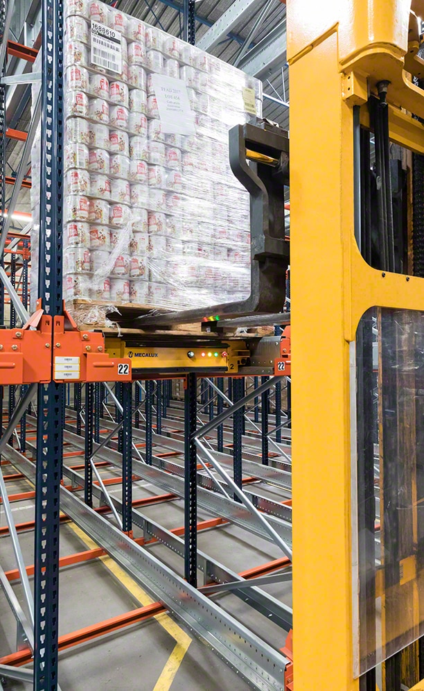 Cada canal de la estantería gestiona una referencia distinta Cada canal de la estantería gestiona una referencia distinta