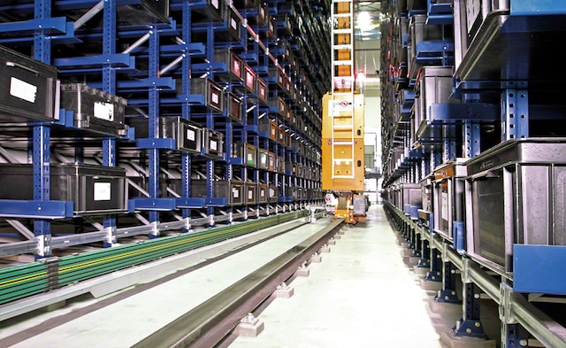 Almacén automático miniload: agilidad en la preparación de pedidos de Continental