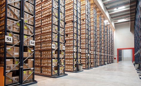 El archivo documental de Banco de Sabadell alcanza una capacidad para 658.236 cajas con la instalación de estanterías convencionales con estantes El archivo documental de Banco de Sabadell alcanza una capacidad para 658.236 cajas con la instalación de estanterías convencionales con estantes