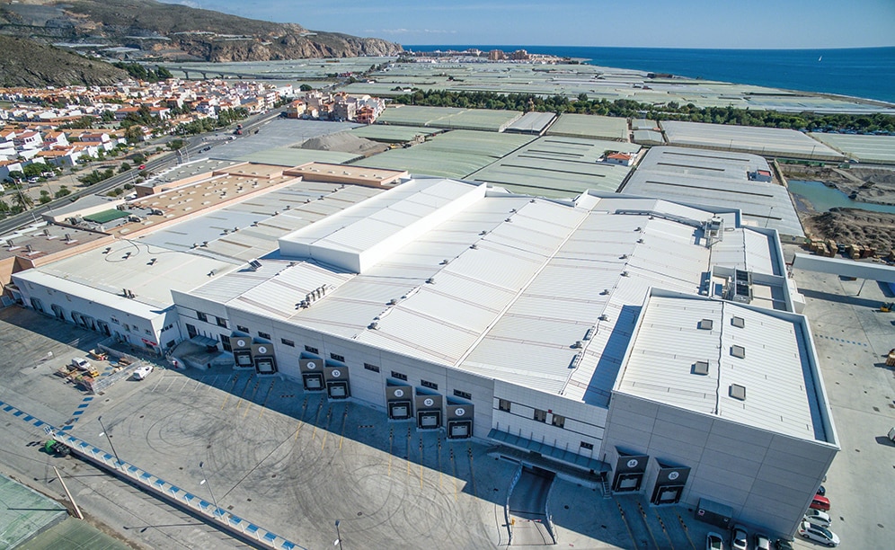 Imagen aérea del centro productivo de Granada La Palma en Carchuna (Granada)
