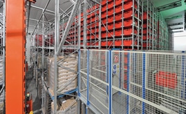 La empresa ha confiado en Mecalux para suministrar e instalar el almacén automático, los equipos necesarios para su conexión con la zona de producción, una eficiente área de picking y el sistema de gestión de almacenes Easy WMS