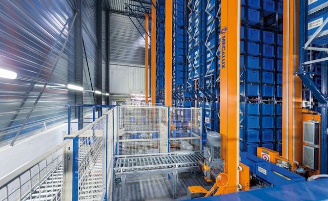 Mecalux instala en Lyon un almacén miniload para un distribuidor de piezas de recambio para automóviles, con capacidad para 15.872 cajas