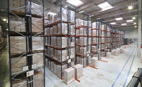 Un almacén sectorizado con capacidad para más de 42.000 palets y una zona de picking de alto rendimiento para la empresa de transporte y logística SAGA