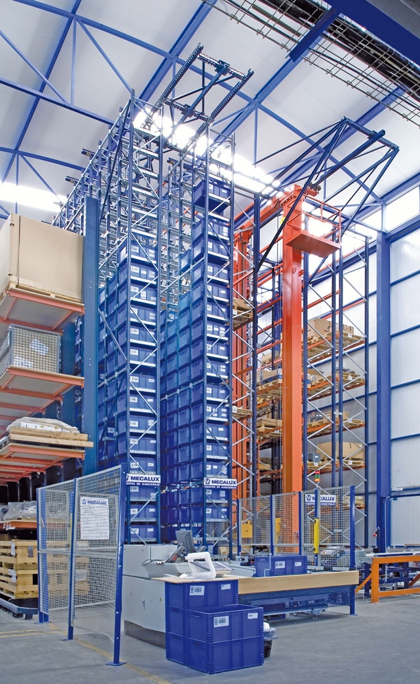 El almacén automático se reserva para los componentes de pesos y dimensiones medianas colocados directamente sobre europalets