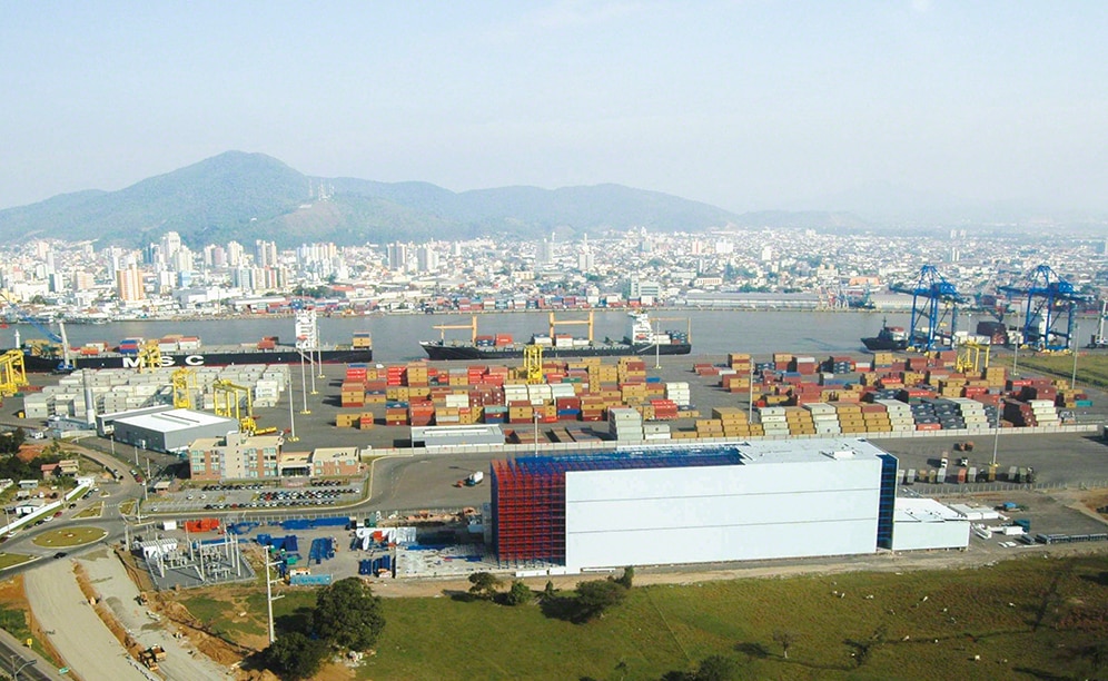 El almacén automático está integrado en la terminal portuaria de Navegantes, en Brasil
