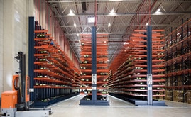 Las estanterías cantilever alcanzan los 8 m de altura y están diseñadas para alojar las unidades de carga de gran longitud