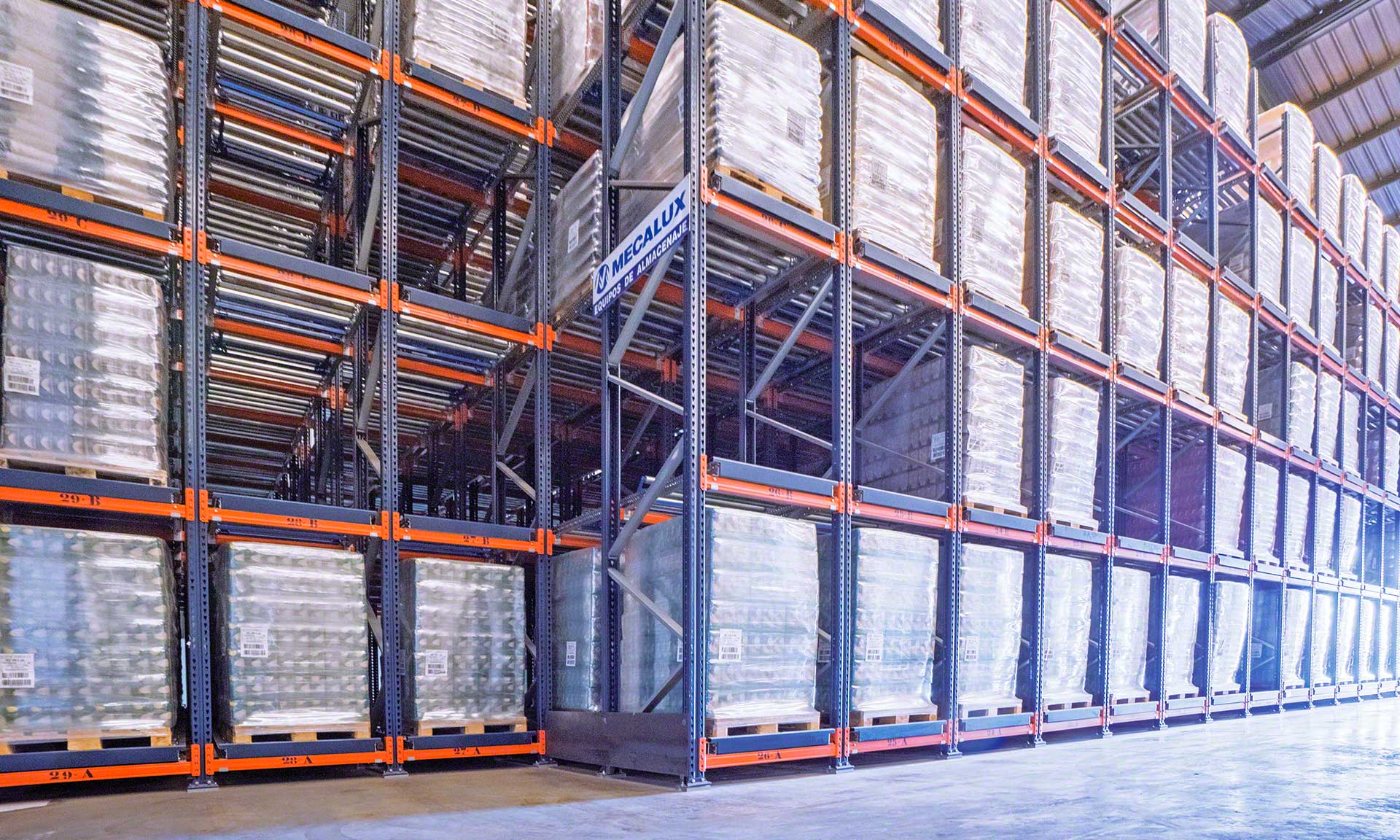 El almacén dinámico de Dacsa posee una capacidad de 1.026 palets con un peso unitario de 1.000 kg