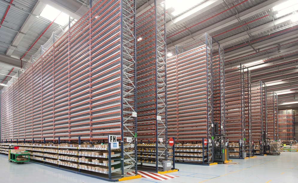 El nuevo almacén de 22.000 m² está equipado con distintos sistemas de almacenamiento que se adaptan a su amplia variedad de productos