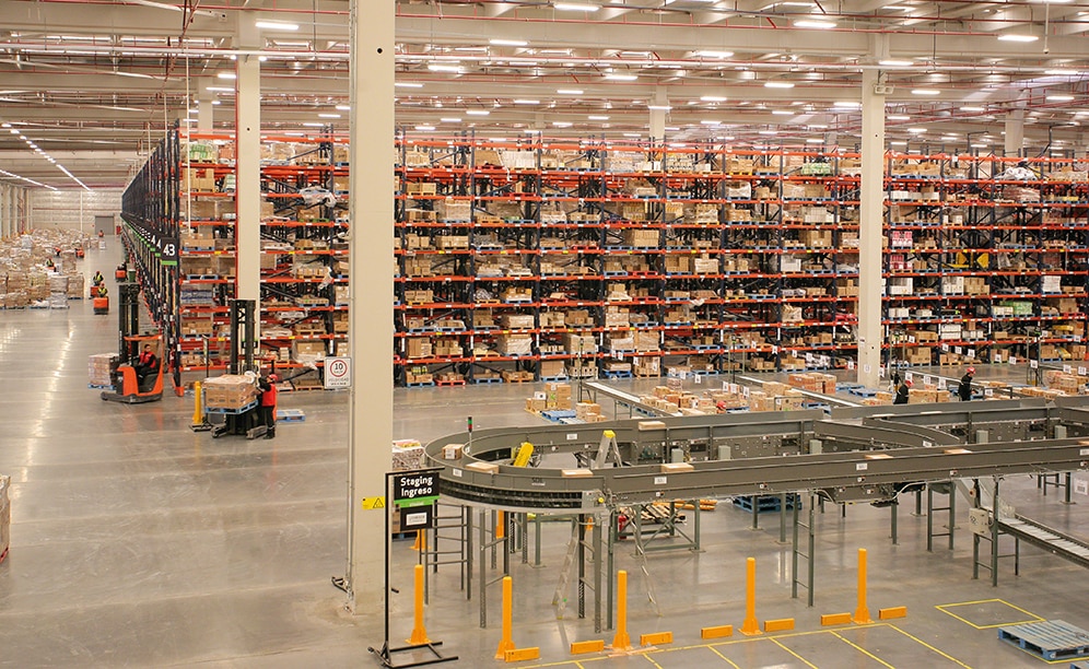 Mecalux ha suministrado a la cadena de supermercados SMU un almacén de grandes dimensiones con capacidad para cerca de 47.000 palets