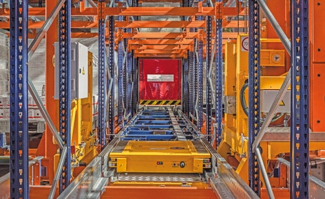 Cómo combinar sistemas de almacenaje automáticos y manuales para obtener el máximo rendimiento de un almacén a temperatura refrigerada Cómo combinar sistemas de almacenaje automáticos y manuales para obtener el máximo rendimiento de un almacén a temperatura refrigerada