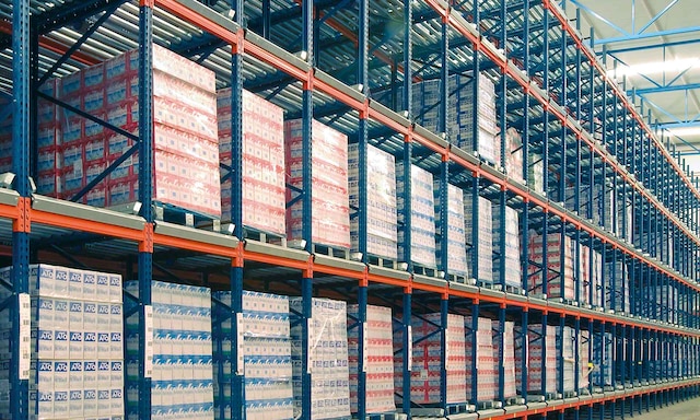 Estanterías de gravedad por rodillos para medias paletas