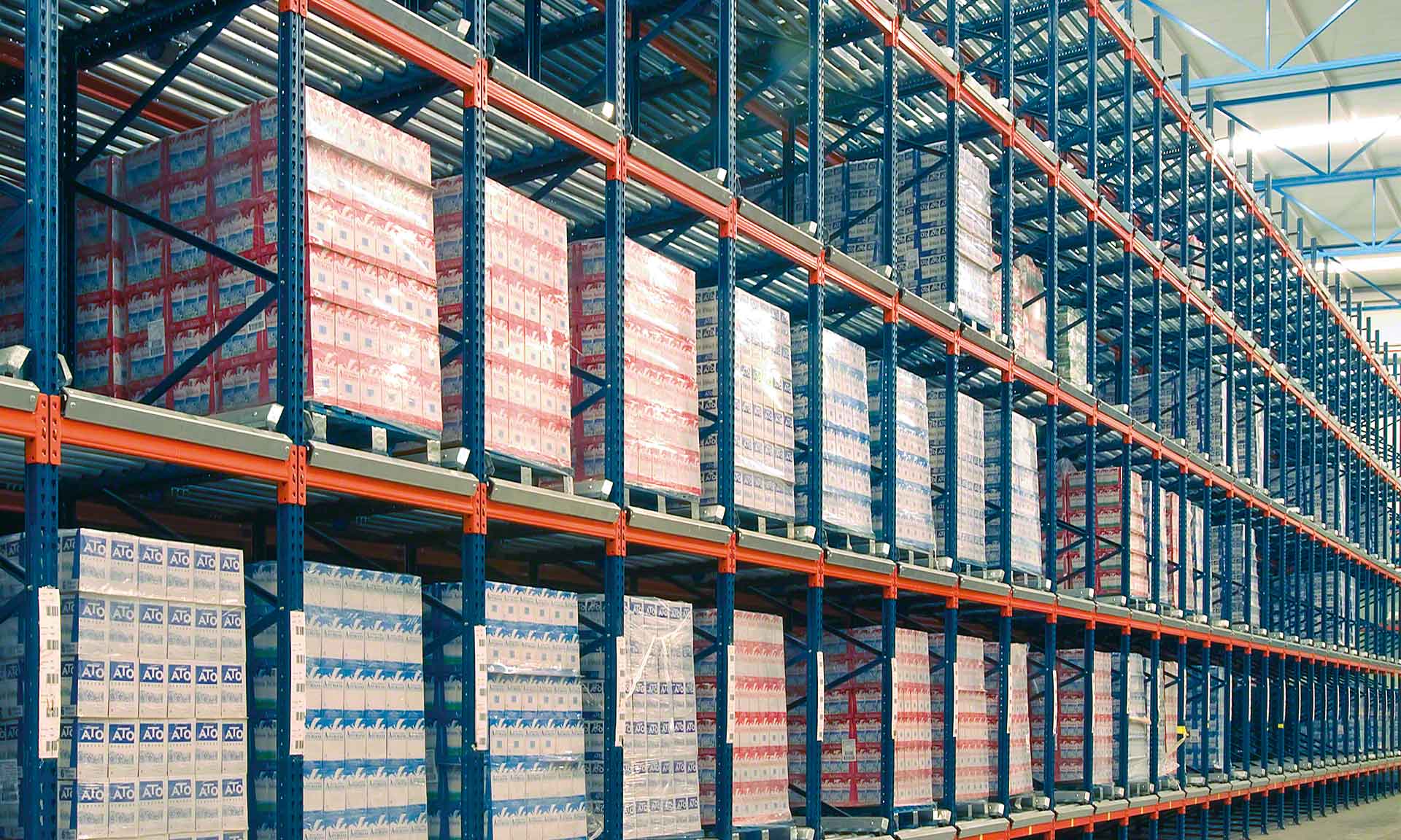 Estanterías de gravedad por rodillos para medias paletas Estanterías de gravedad por rodillos para medias paletas