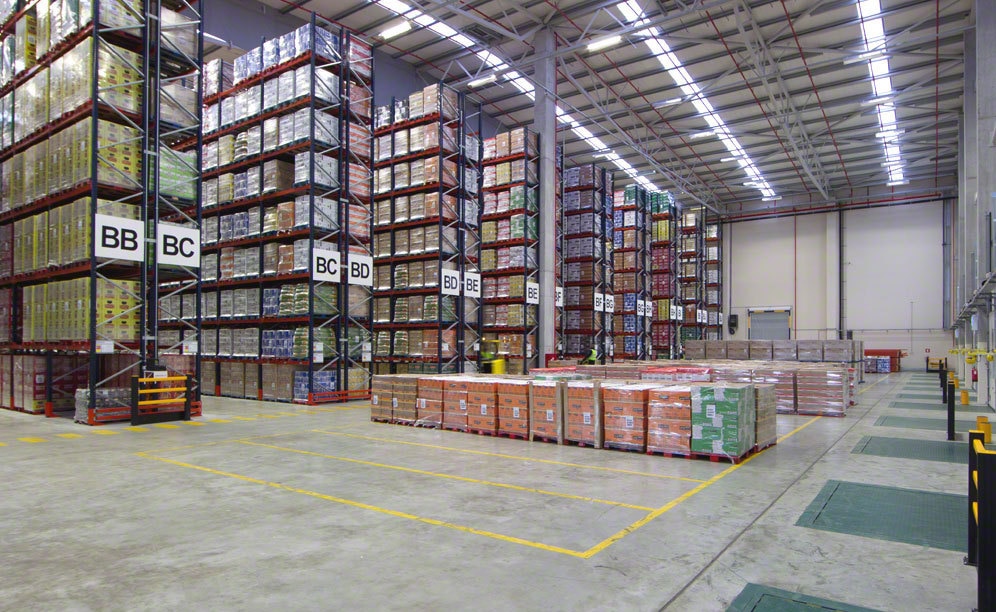En el almacén B se han instalado 20 estanterías de paletización convencional de 130 m de longitud