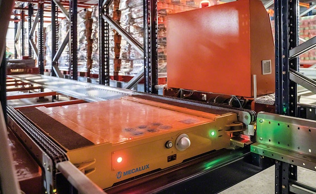 Pallet Shuttle con lanzaderas en el almacén de Cistér en Portugal