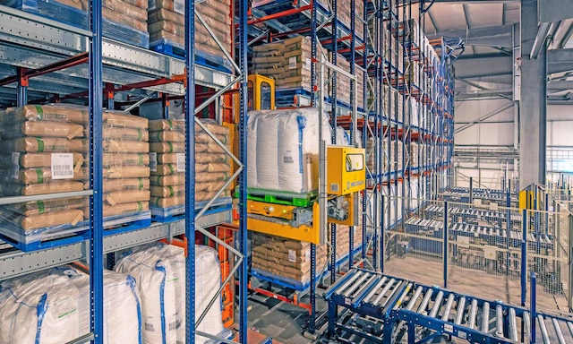 British Sugar reafirma su compromiso con la innovación con un almacén automático en Wissington British Sugar reafirma su compromiso con la innovación con un almacén automático en Wissington