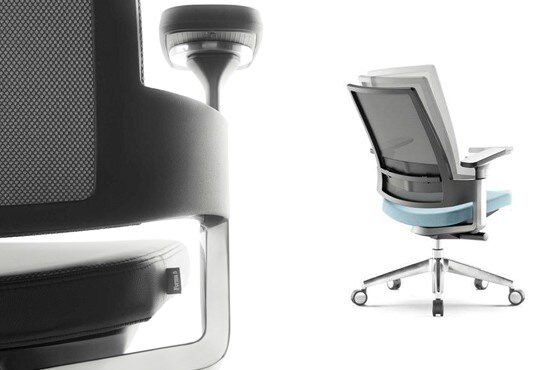 Almacén con muebles de oficina de Forma 5 en Sevilla gestionado por Easy WMS