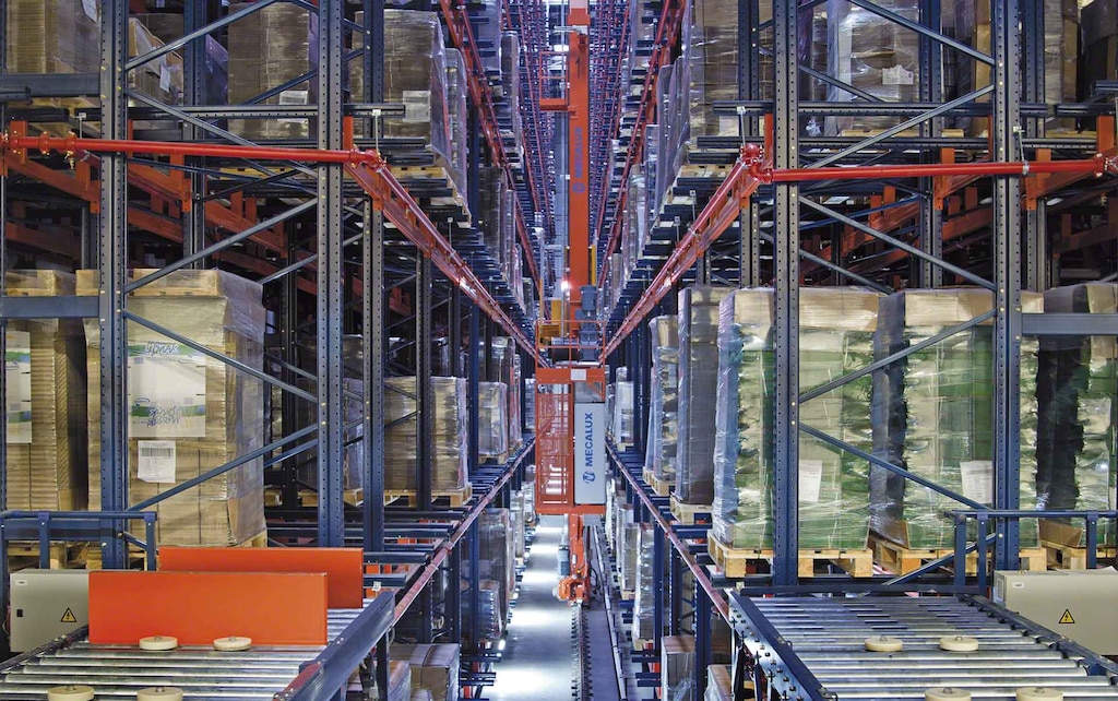 El almacén de WOK está dirigido por el sistema de gestión Easy WMS de Mecalux
