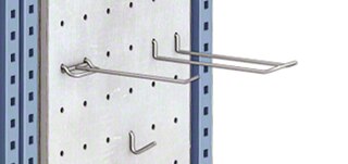 Los ganchos laterales permiten colgar productos o herramientas en las estanterías M3